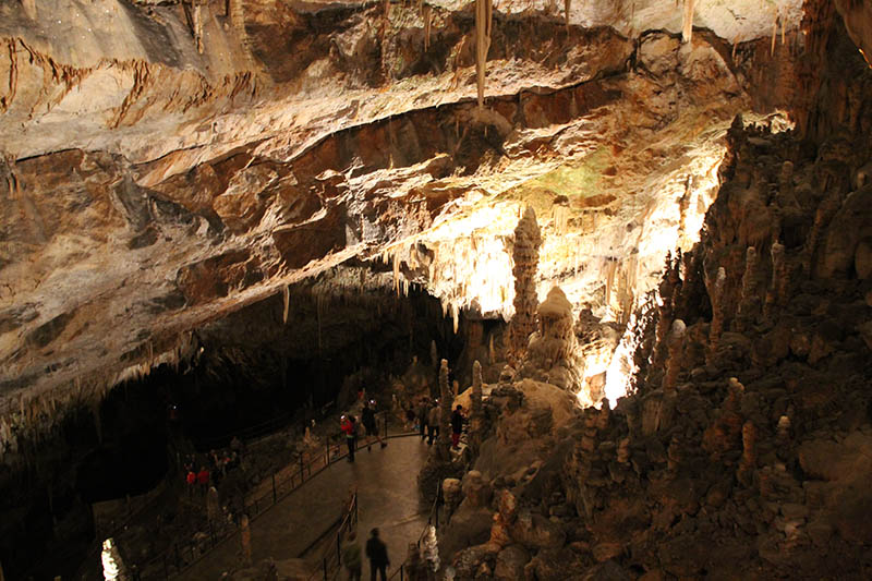 tour caverna postojna eslovenia