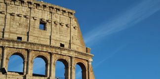 Coliseu de Roma: dicas e guia completo para a sua visita! coliseu de roma ceu azul dicas