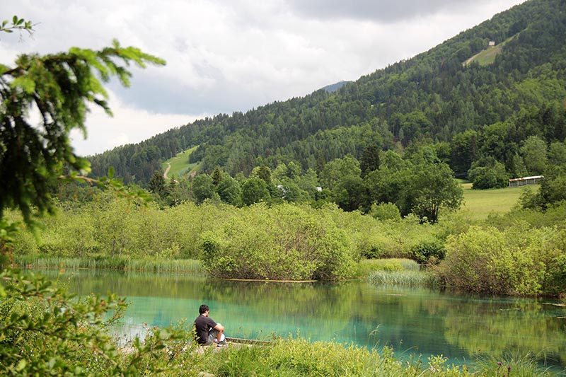 lago na eslovenia azul zelenci