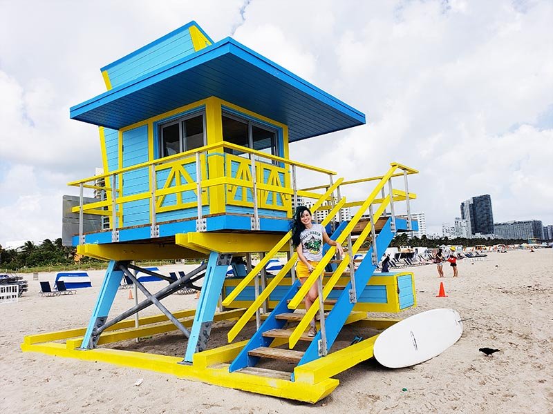 casa salva vidas em miami beach amarelo e azul
