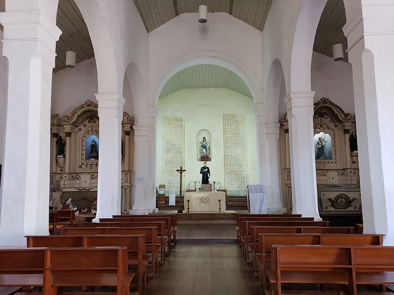 Dentro da Igreja do Santuário Nacional José de Anchieta