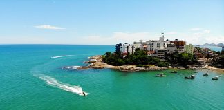 As praias de Anchieta e Iriri: conheça o caribe capixaba! praias de anchieta e iriri costa azul