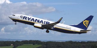 Como é voar RyanAir: dicas e guia da compra ao embarque na Europa aeronave ryanair