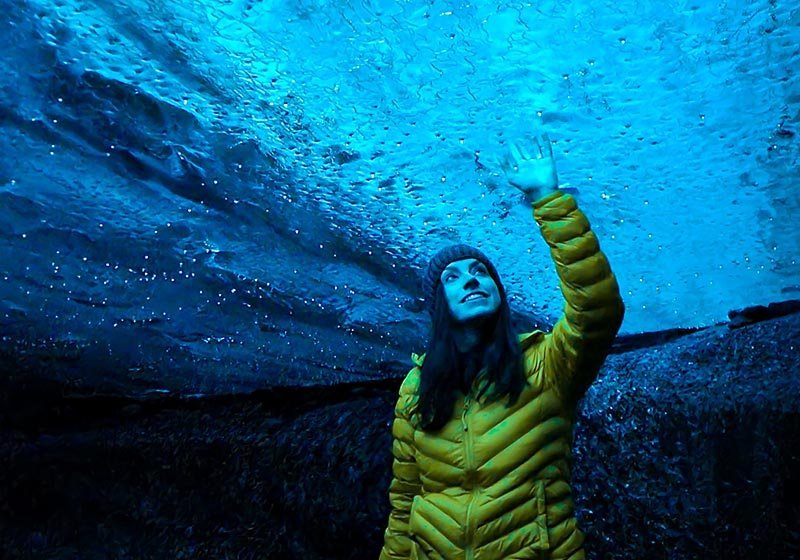 Caverna de gelo na Islandia como visitar uma caverna azul