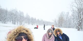 Como é voar Norwegian Air: evite a multa da bagagem! viagem em grupo noruega